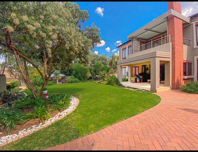 3 BEDROOM HOUSE FOR SALE IN MIDSTREAM ESTATE